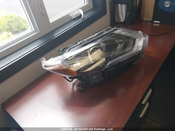 5N1AT2MVXJC819977 2018 NISSAN ROGUE - Image 2