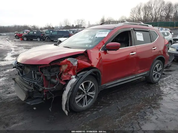 5N1AT2MVXJC822930 2018 NISSAN ROGUE - Image 2