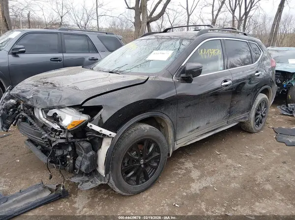 5N1AT2MVXJC825990 2018 NISSAN ROGUE - Image 2
