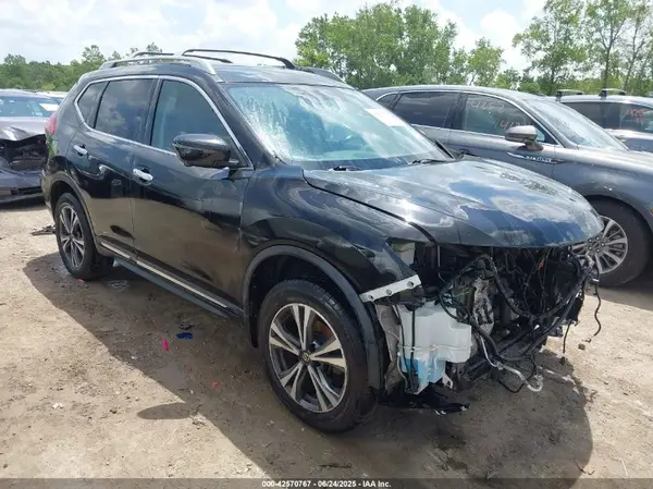5N1AT2MVXJC827920 2018 NISSAN ROGUE - Image 1