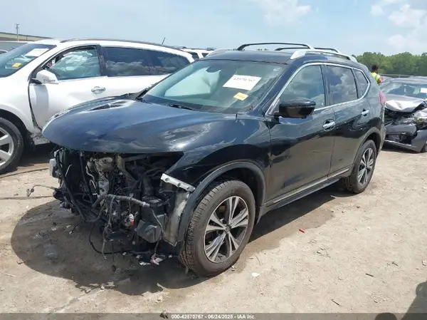 5N1AT2MVXJC827920 2018 NISSAN ROGUE - Image 2