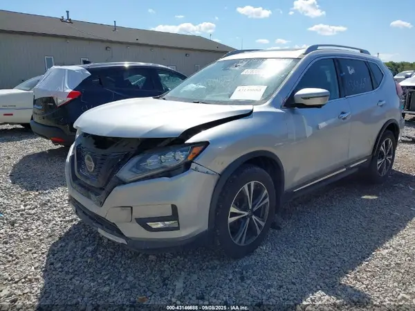 5N1AT2MVXJC830123 2018 NISSAN ROGUE - Image 2