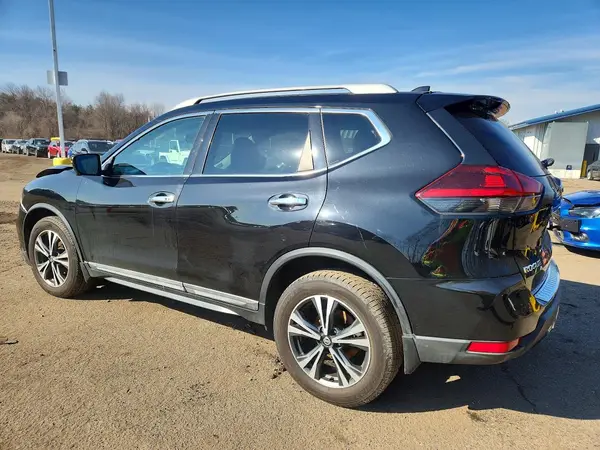 5N1AT2MVXJC833538 2018 NISSAN ROGUE - Image 2