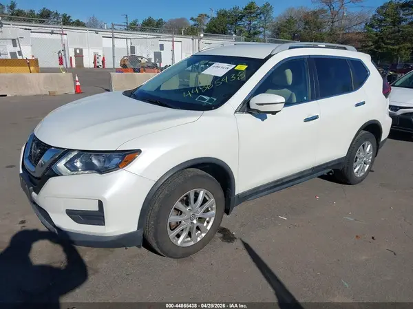 5N1AT2MVXJC839372 2018 NISSAN ROGUE - Image 2