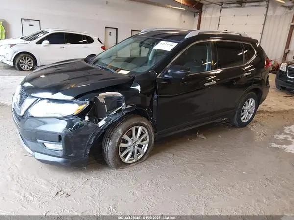 5N1AT2MVXJC842658 2018 NISSAN ROGUE - Image 2