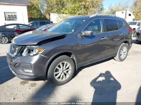 5N1AT2MVXJC845950 2018 NISSAN ROGUE - Image 2