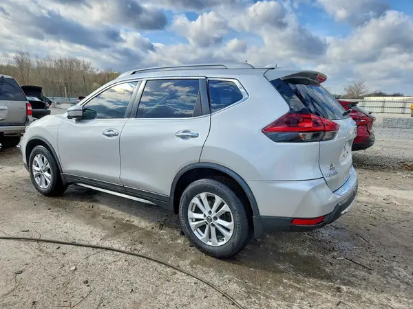 5N1AT2MVXJC850744 2018 NISSAN ROGUE - Image 2