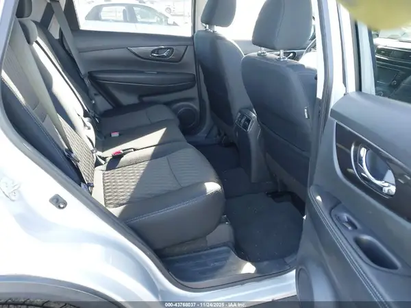 5N1AT2MVXKC702465 2019 NISSAN ROGUE - Image 8
