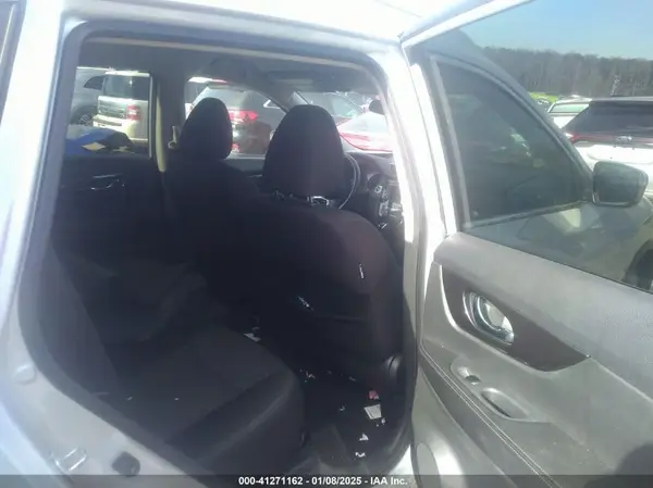 5N1AT2MVXKC704832 2019 NISSAN ROGUE - Image 8
