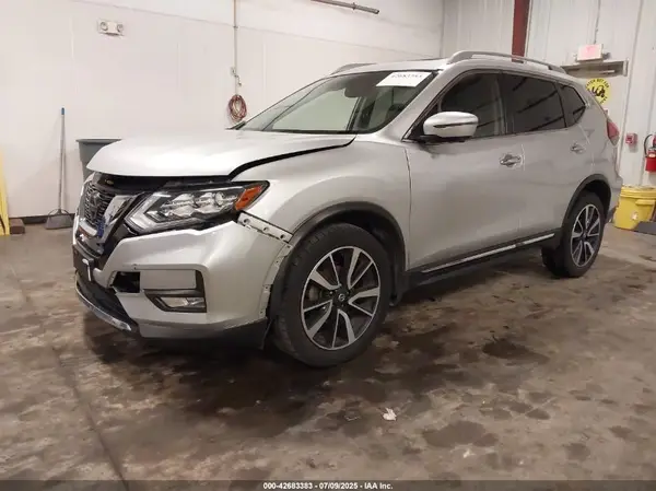 5N1AT2MVXKC713062 2019 NISSAN ROGUE - Image 2