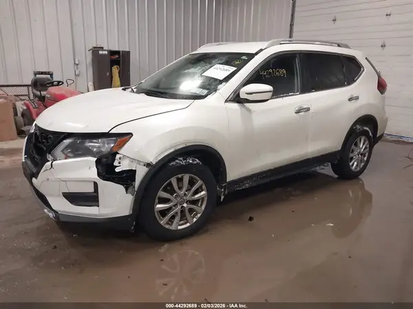 5N1AT2MVXKC736065 2019 NISSAN ROGUE - Image 2
