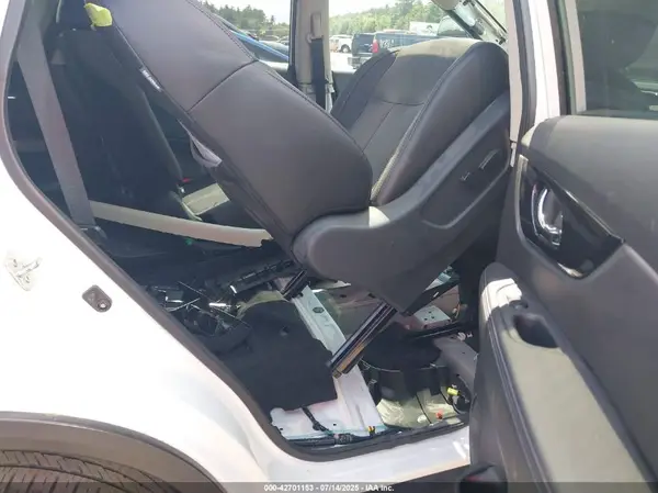 5N1AT2MVXKC744568 2019 NISSAN ROGUE - Image 8