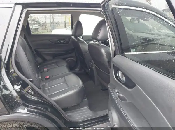 5N1AT2MVXKC745476 2019 NISSAN ROGUE - Image 8