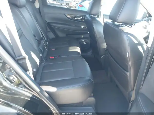 5N1AT2MVXKC755697 2019 NISSAN ROGUE - Image 8