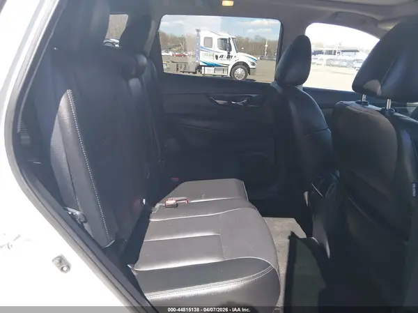 5N1AT2MVXKC756123 2019 NISSAN ROGUE - Image 8