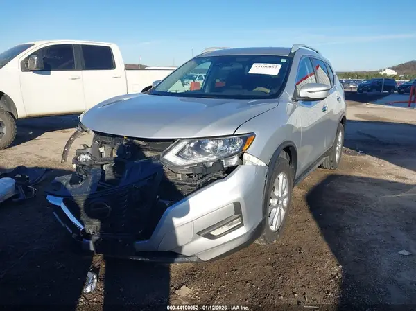 5N1AT2MVXKC770328 2019 NISSAN ROGUE - Image 2