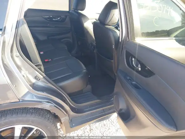 5N1AT2MVXKC770426 2019 NISSAN ROGUE - Image 8