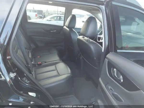 5N1AT2MVXKC775075 2019 NISSAN ROGUE - Image 8