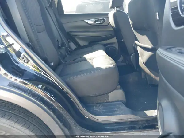 5N1AT2MVXKC842838 2019 NISSAN ROGUE - Image 8