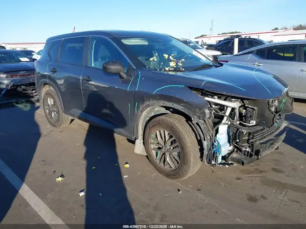5N1AT3AA5MC826122 2021 NISSAN ROGUE - Image 1