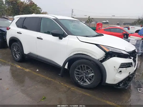 5N1AT3AAXMC779850 2021 NISSAN ROGUE - Image 1