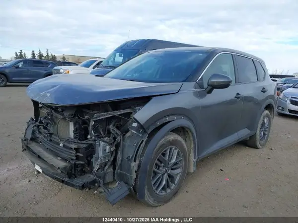 5N1AT3AB0NC670369 2022 NISSAN ROGUE - Image 2