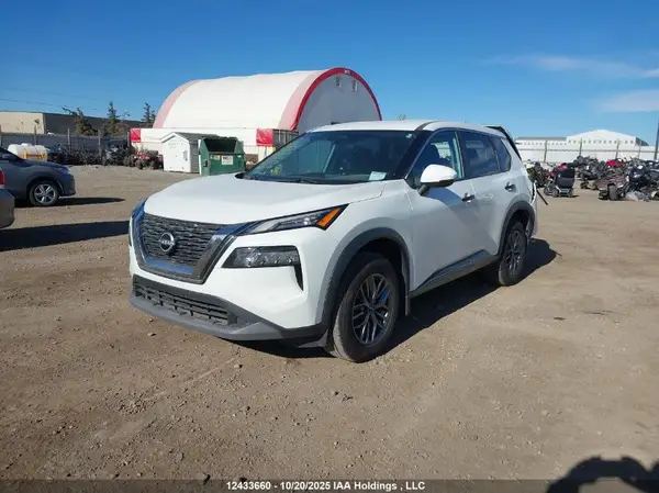 5N1AT3AB2NC671359 2022 NISSAN ROGUE - Image 2