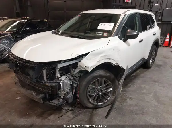 5N1AT3AB3MC756807 2021 NISSAN ROGUE - Image 2