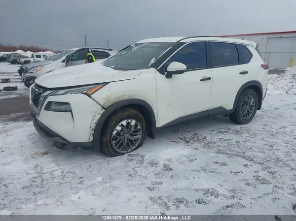 5N1AT3AB4NC675770 2022 NISSAN ROGUE - Image 2