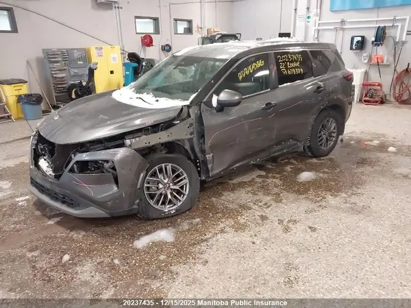 5N1AT3AB4NC679379 2022 NISSAN ROGUE - Image 2