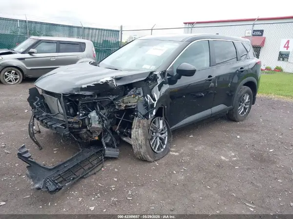 5N1AT3AB5MC773057 2021 NISSAN ROGUE - Image 2