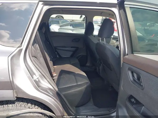 5N1AT3AB7MC835400 2021 NISSAN ROGUE - Image 8