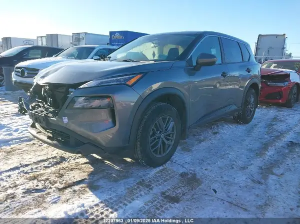 5N1AT3AB8MC676466 2021 NISSAN ROGUE - Image 2