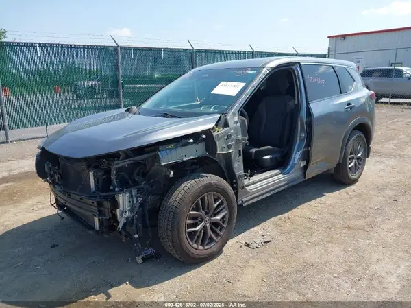 5N1AT3AB8MC829718 2021 NISSAN ROGUE - Image 2