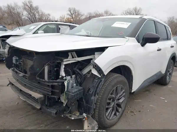5N1AT3AB9MC824172 2021 NISSAN ROGUE - Image 2