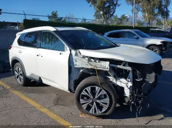 5N1AT3BA2MC696945 2021 NISSAN ROGUE - Image 1