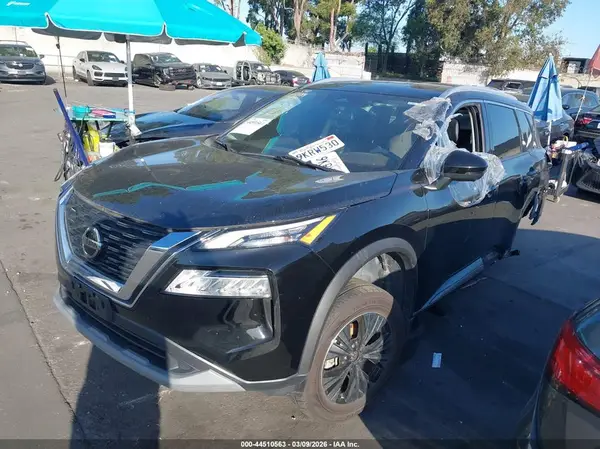 5N1AT3BA2MC747585 2021 NISSAN ROGUE - Image 2
