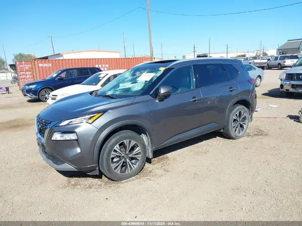 5N1AT3BA2MC824455 2021 NISSAN ROGUE - Image 2