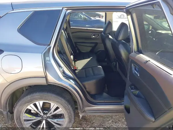 5N1AT3BA2MC824455 2021 NISSAN ROGUE - Image 8
