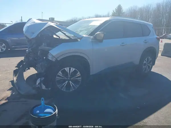 5N1AT3BB0MC784028 2021 NISSAN ROGUE - Image 2