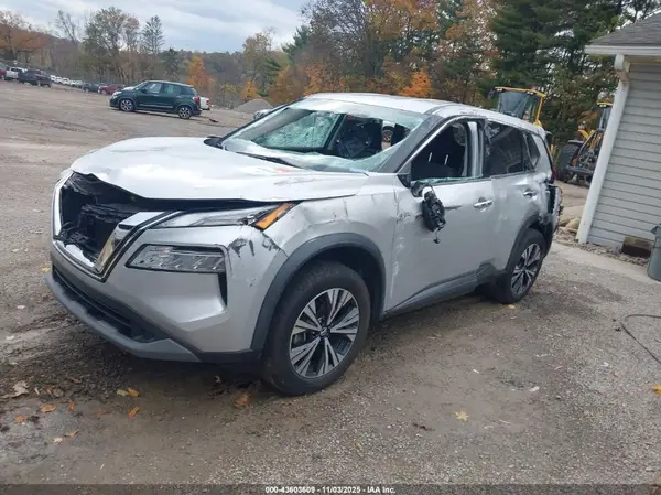 5N1AT3BB2MC724137 2021 NISSAN ROGUE - Image 2