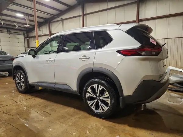 5N1AT3BB4MC750402 2021 NISSAN ROGUE - Image 2