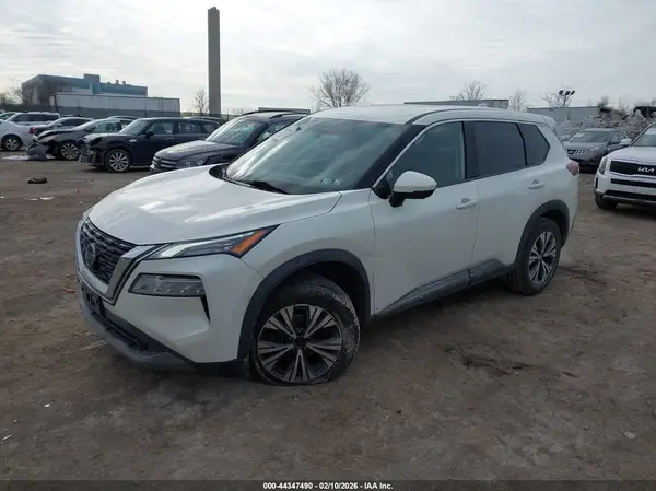 5N1AT3BBXMC772498 2021 NISSAN ROGUE - Image 2