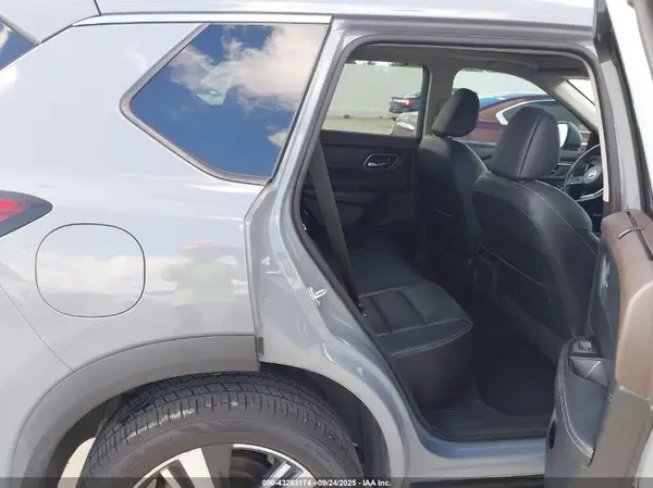 5N1AT3CA0MC820192 2021 NISSAN ROGUE - Image 8
