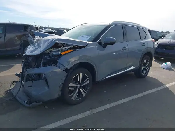 5N1AT3CA1MC749052 2021 NISSAN ROGUE - Image 2