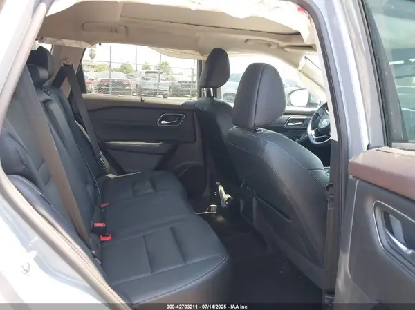 5N1AT3CA7MC697653 2021 NISSAN ROGUE - Image 8