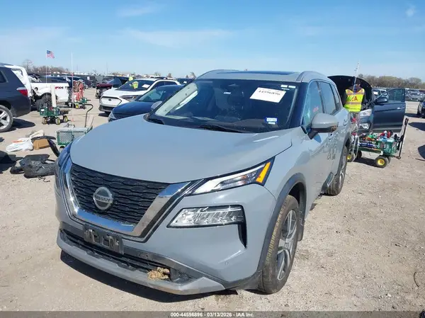 5N1AT3CA8MC763983 2021 NISSAN ROGUE - Image 2