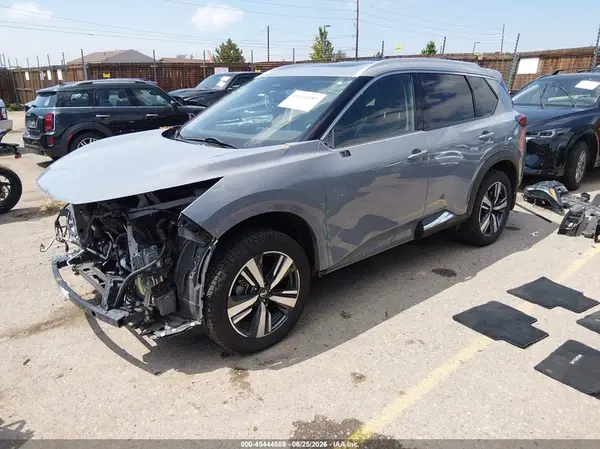 5N1AT3CB8MC670812 2021 NISSAN ROGUE - Image 2
