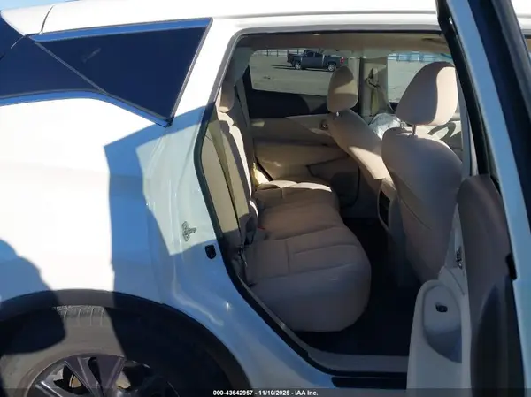 5N1AZ2MG5HN203960 2017 NISSAN MURANO - Image 8