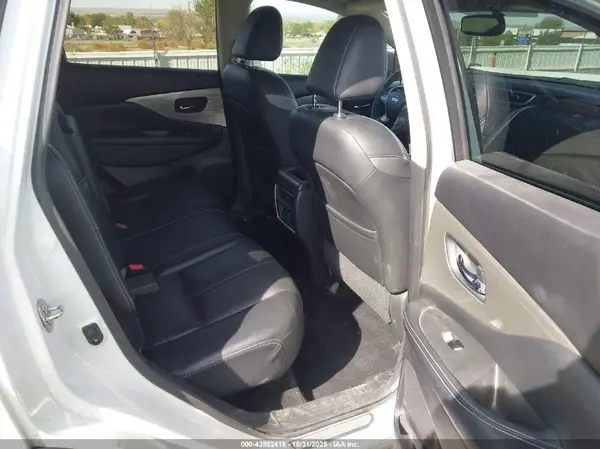 5N1AZ2MG7HN110373 2017 NISSAN MURANO - Image 8